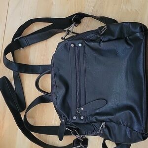 Womens Sleek Backpack / Shoulder Bag